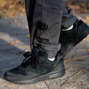 Karhu Legacy 96 Black Comfort Sneaker Size 9